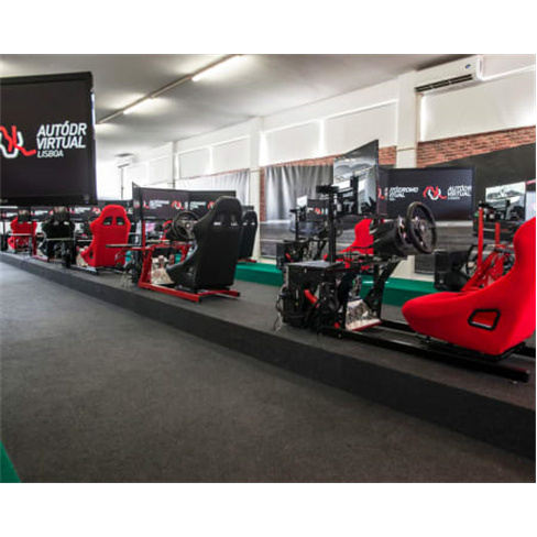 Desafia a Adrenalina em Lisboa! Condução no Autódromo Virtual: 2 Horas a Fund