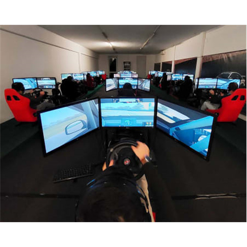 Desafia a Adrenalina em Lisboa! Condução no Autódromo Virtual: 2 Horas a Fund