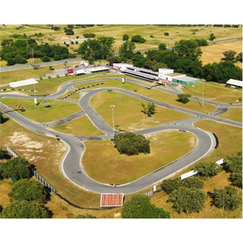Viva a emoção no Kartódromo de Évora! Kart de 270cc - 30 Minutos para 2 Pess